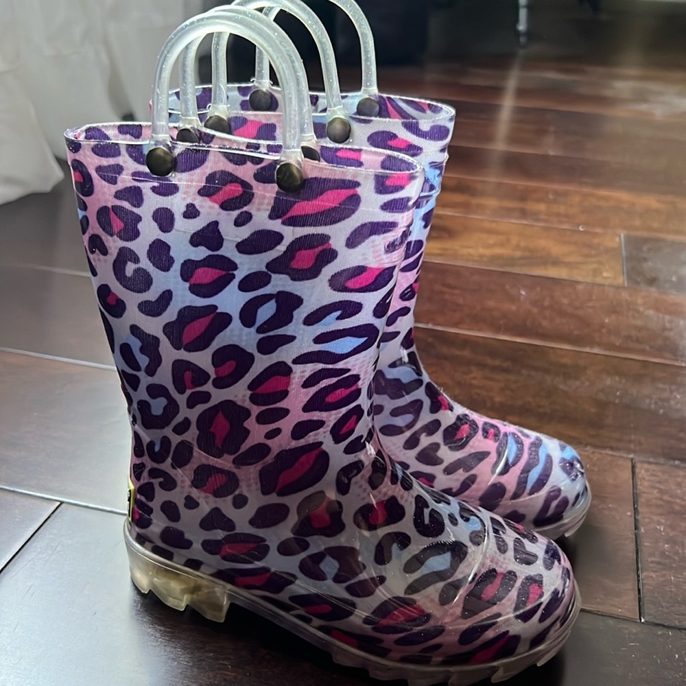 Western Chief light up rain boots leopard toddler size 10